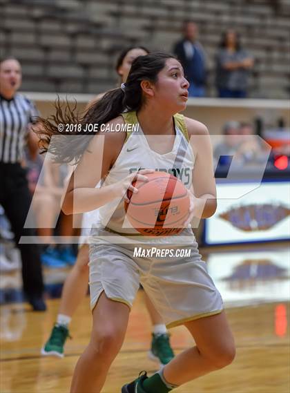 Thumbnail 3 in McCollum vs Lee [Robert E.] (SAISD Basketball Tournament) photogallery.