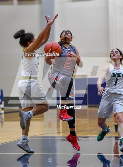 Thumbnail 1 in McCollum vs Lee [Robert E.] (SAISD Basketball Tournament) photogallery.