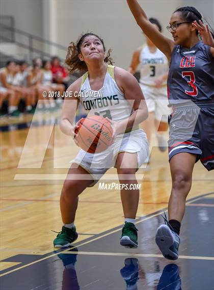Thumbnail 1 in McCollum vs Lee [Robert E.] (SAISD Basketball Tournament) photogallery.