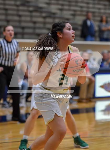 Thumbnail 1 in McCollum vs Lee [Robert E.] (SAISD Basketball Tournament) photogallery.