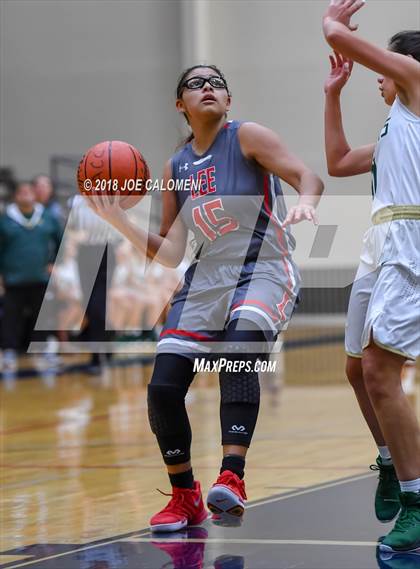 Thumbnail 2 in McCollum vs Lee [Robert E.] (SAISD Basketball Tournament) photogallery.