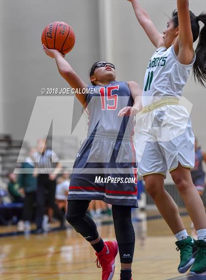 Thumbnail 2 in McCollum vs Lee [Robert E.] (SAISD Basketball Tournament) photogallery.