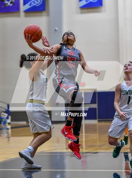 Thumbnail 2 in McCollum vs Lee [Robert E.] (SAISD Basketball Tournament) photogallery.