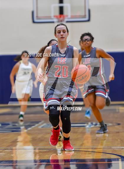 Thumbnail 3 in McCollum vs Lee [Robert E.] (SAISD Basketball Tournament) photogallery.