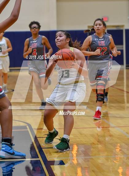 Thumbnail 2 in McCollum vs Lee [Robert E.] (SAISD Basketball Tournament) photogallery.