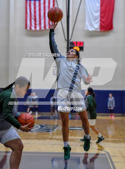 Thumbnail 2 in McCollum vs Lee [Robert E.] (SAISD Basketball Tournament) photogallery.