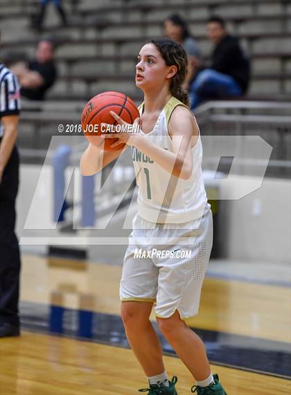 Thumbnail 3 in McCollum vs Lee [Robert E.] (SAISD Basketball Tournament) photogallery.