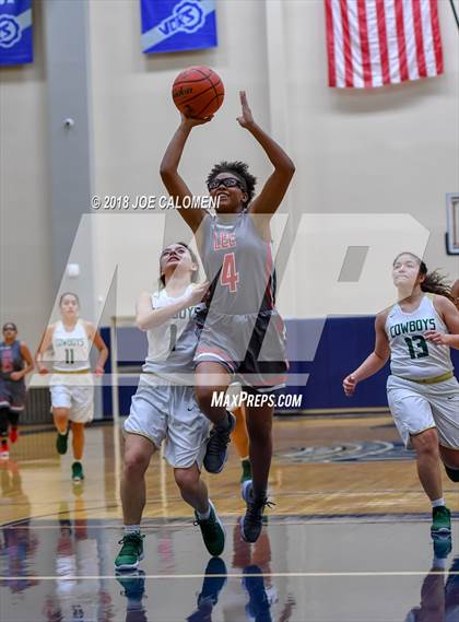 Thumbnail 3 in McCollum vs Lee [Robert E.] (SAISD Basketball Tournament) photogallery.
