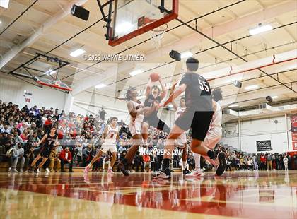 Thumbnail 3 in Holy Cross vs Newport (Ninth Region All A Final) photogallery.