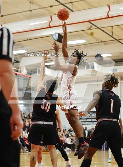 Thumbnail 3 in Holy Cross vs Newport (Ninth Region All A Final) photogallery.