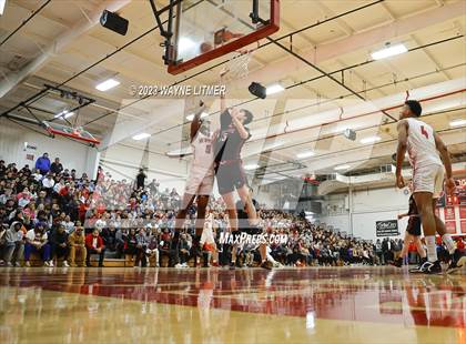 Thumbnail 2 in Holy Cross vs Newport (Ninth Region All A Final) photogallery.