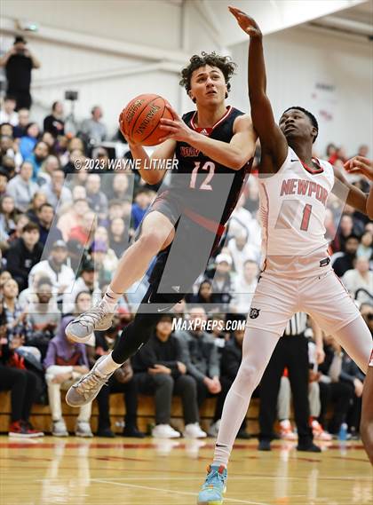 Thumbnail 2 in Holy Cross vs Newport (Ninth Region All A Final) photogallery.
