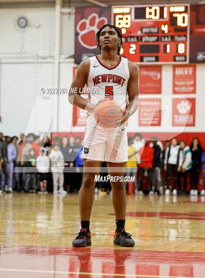 Thumbnail 2 in Holy Cross vs Newport (Ninth Region All A Final) photogallery.