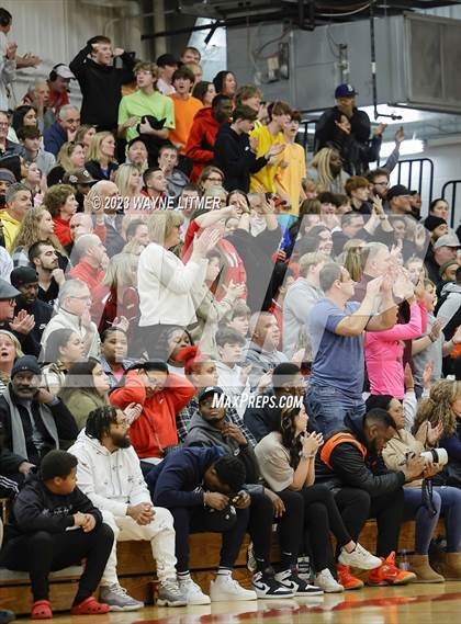 Thumbnail 2 in Holy Cross vs Newport (Ninth Region All A Final) photogallery.