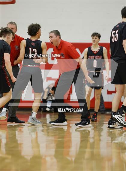 Thumbnail 3 in Holy Cross vs Newport (Ninth Region All A Final) photogallery.