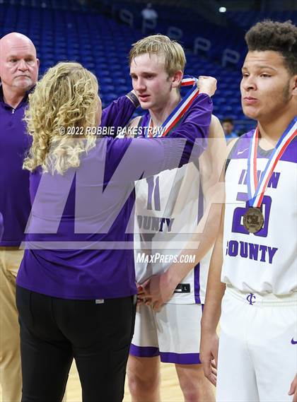 Thumbnail 3 in Irion County vs. Texline (UIL 1A State Semifinal) photogallery.