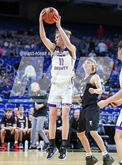 Thumbnail 3 in Irion County vs. Texline (UIL 1A State Semifinal) photogallery.