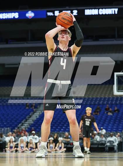 Thumbnail 2 in Irion County vs. Texline (UIL 1A State Semifinal) photogallery.