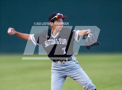 Thumbnail 1 in Sotomayor @ Harlan photogallery.