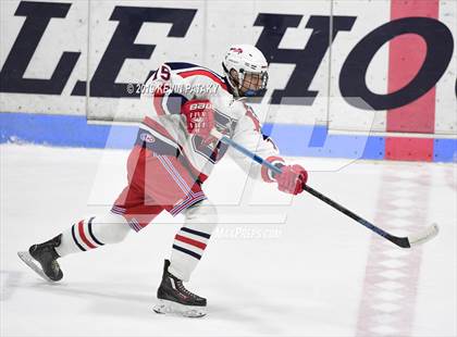 Thumbnail 3 in Farmington Valley Generals vs. Glastonbury (CIAC D2 Semifinal) photogallery.