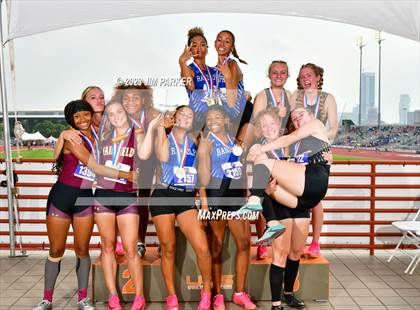 Thumbnail 3 in UIL 3A State Championship (Awards) photogallery.