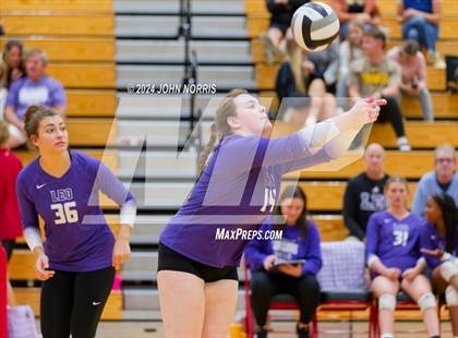 Thumbnail 2 in Leo @ Huntington North photogallery.