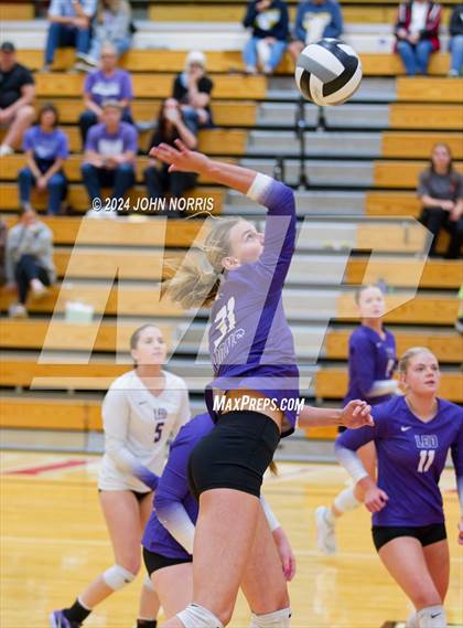 Thumbnail 3 in Leo @ Huntington North photogallery.