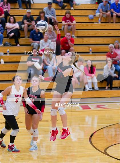 Thumbnail 2 in Leo @ Huntington North photogallery.