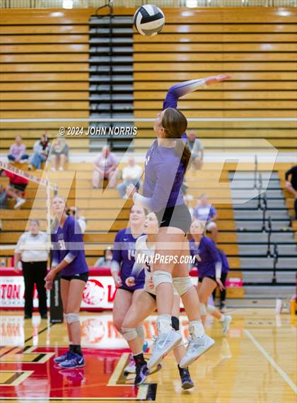 Thumbnail 1 in Leo @ Huntington North photogallery.