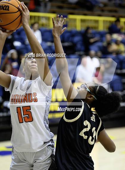 Thumbnail 1 in Robinson vs. Newport (Wynne Classic) photogallery.