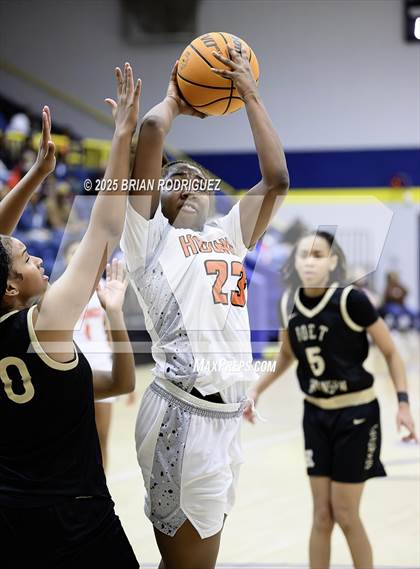 Thumbnail 2 in Robinson vs. Newport (Wynne Classic) photogallery.