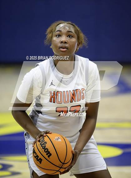 Thumbnail 3 in Robinson vs. Newport (Wynne Classic) photogallery.