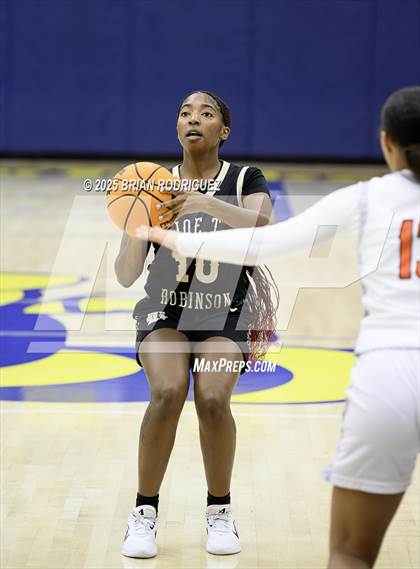 Thumbnail 1 in Robinson vs. Newport (Wynne Classic) photogallery.