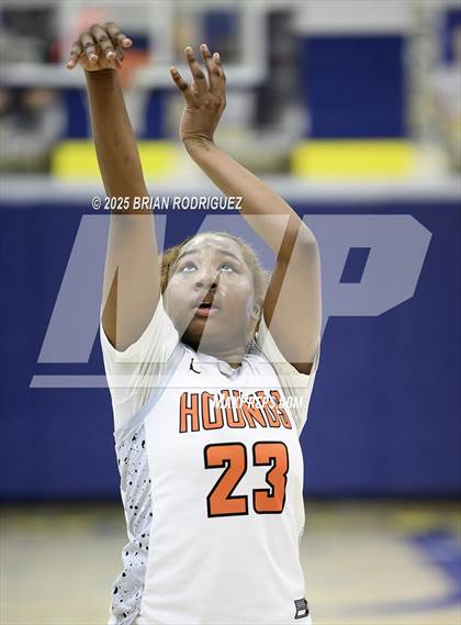 Thumbnail 1 in Robinson vs. Newport (Wynne Classic) photogallery.