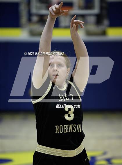 Thumbnail 2 in Robinson vs. Newport (Wynne Classic) photogallery.