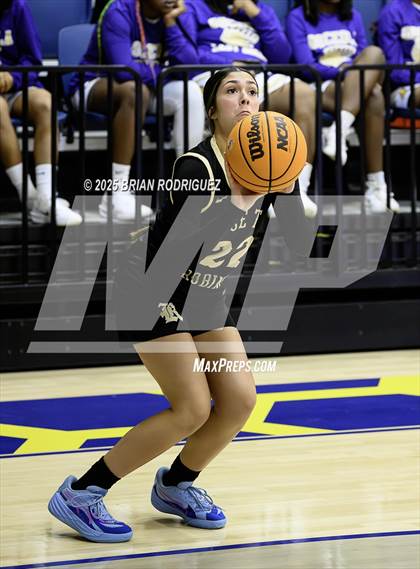 Thumbnail 2 in Robinson vs. Newport (Wynne Classic) photogallery.