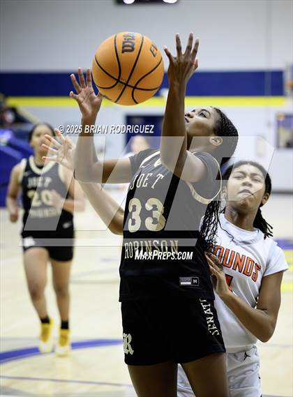 Thumbnail 2 in Robinson vs. Newport (Wynne Classic) photogallery.