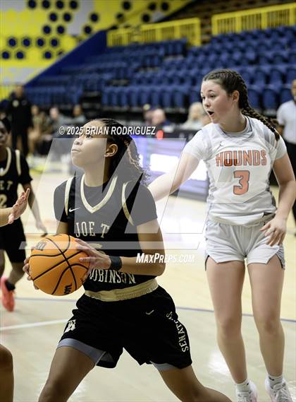 Thumbnail 3 in Robinson vs. Newport (Wynne Classic) photogallery.