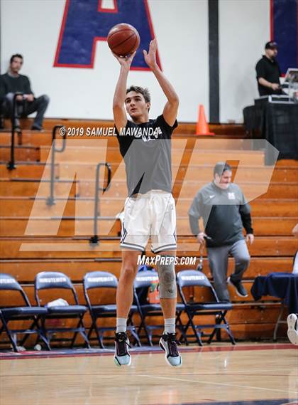 Thumbnail 3 in Loyola vs  Culver City (Rose City Roundball Classic) photogallery.
