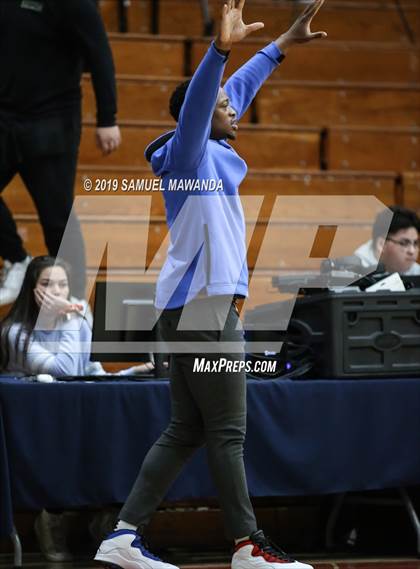 Thumbnail 3 in Loyola vs  Culver City (Rose City Roundball Classic) photogallery.