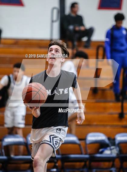Thumbnail 2 in Loyola vs  Culver City (Rose City Roundball Classic) photogallery.