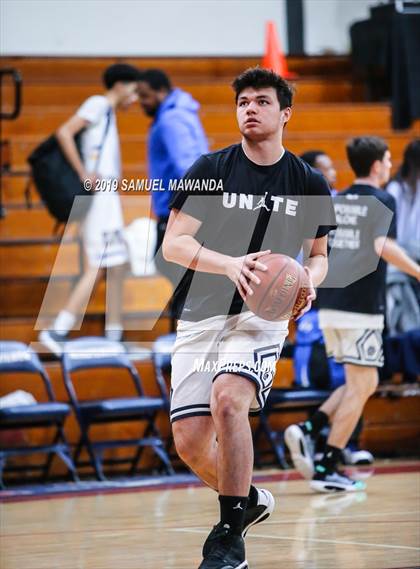 Thumbnail 3 in Loyola vs  Culver City (Rose City Roundball Classic) photogallery.