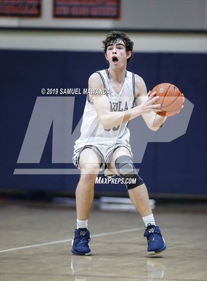 Thumbnail 3 in Loyola vs  Culver City (Rose City Roundball Classic) photogallery.