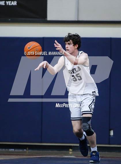 Thumbnail 3 in Loyola vs  Culver City (Rose City Roundball Classic) photogallery.