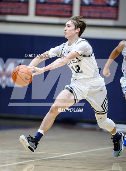 Thumbnail 3 in Loyola vs  Culver City (Rose City Roundball Classic) photogallery.