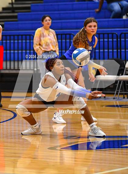 Thumbnail 1 in Rockdale vs Franklin photogallery.