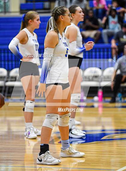 Thumbnail 1 in Rockdale vs Franklin photogallery.