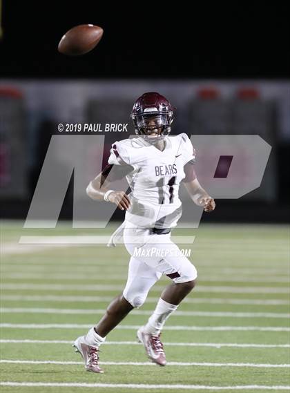 Thumbnail 2 in Cedar Creek vs Bastrop photogallery.