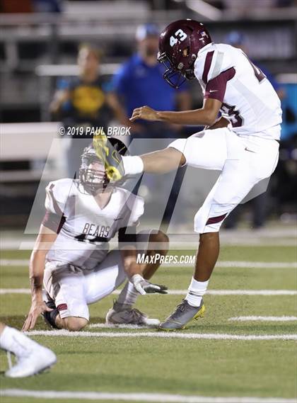 Thumbnail 3 in Cedar Creek vs Bastrop photogallery.