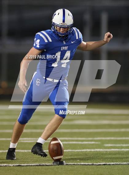 Thumbnail 2 in Cedar Creek vs Bastrop photogallery.